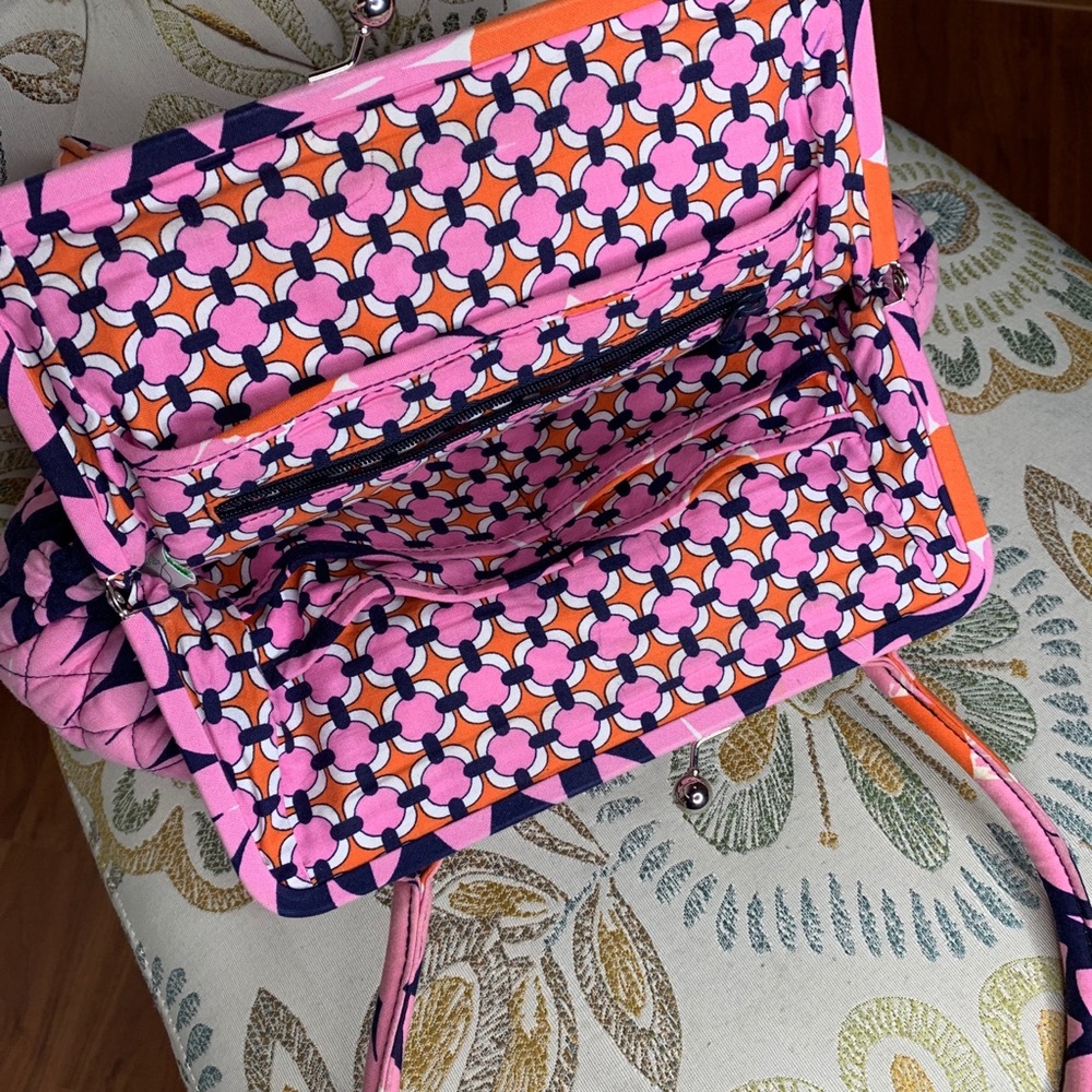 Vera Bradley Bright Pink Daisy Kisslock Purse Bag - Picture 5 of 5